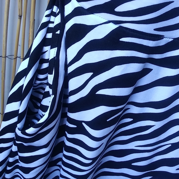 New York & Co 100% Cotton Jumpsuit - Picture 4 of 9